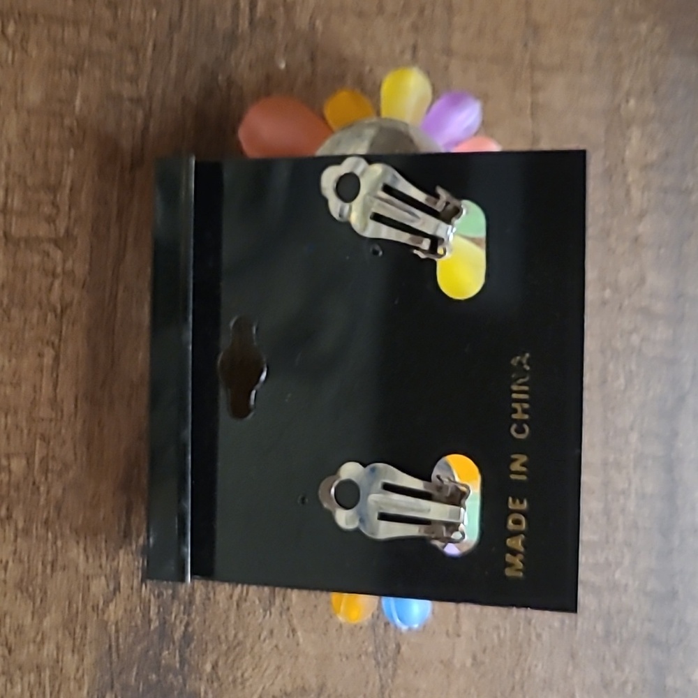 VINTAGE Colorful Cluster Clip Earrings - Picture 2 of 2